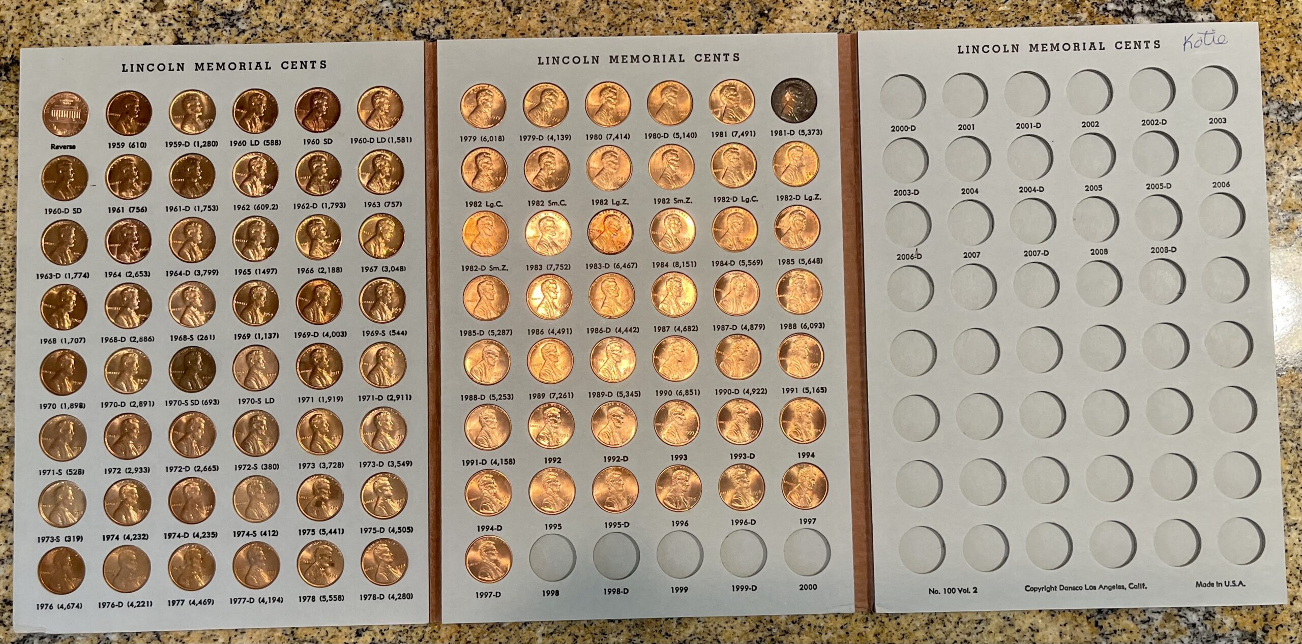 Item HG 22 - BEAUTIFUL Lincoln Penny Set, valued at $38